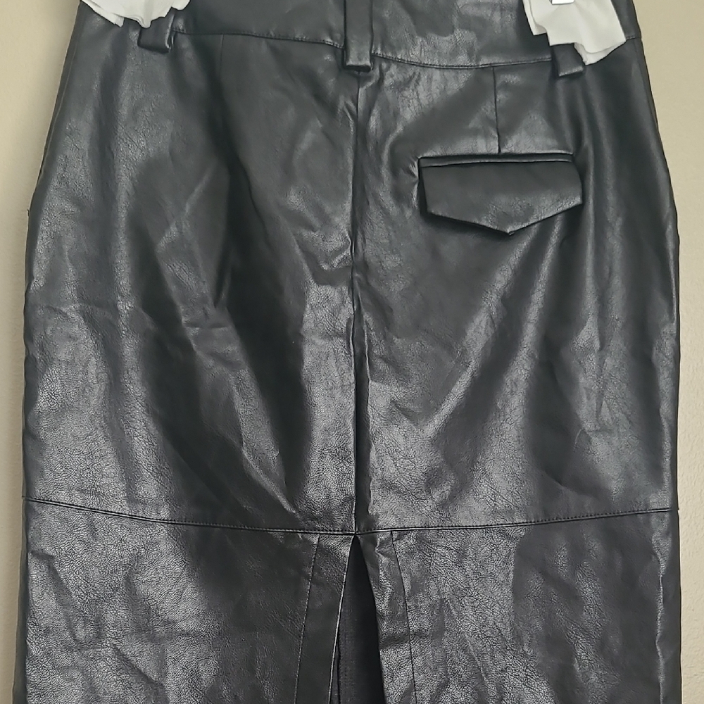 Forever 21 Sleek Black Pencil Skirt - Picture 14 of 14